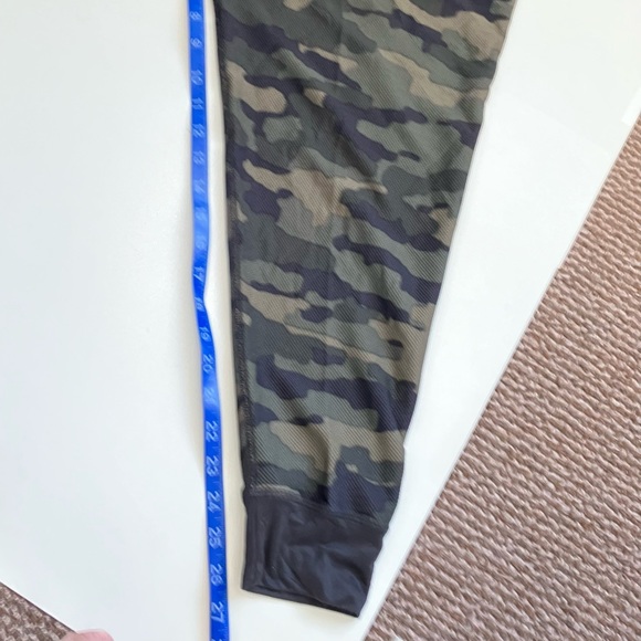 Men's Go Buck Naked Base Layer Pattern Pants
Item 81304 Camouflage 2XL x 30” - Picture 4 of 10